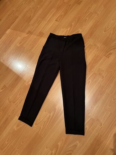 qara cins pencekler: Klassik salvar. 1-2 defe geyinilib.
Olcu M-L at lalafo.az qara cins pencekler: Klassik salvar. 1-2 defe geyinilib.
Olcu M-L