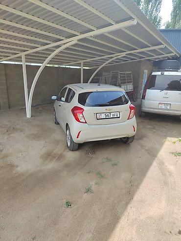 Транспорт: Chevrolet Spark: 2017 г., Автомат, Бензин, Хэтчбэк — 3
