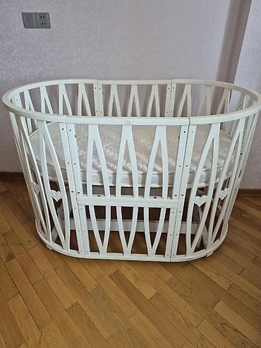 Beşiklər: Ağ rəngli taxta oval beşik - Material: möhkəm taxta karkas, ağ boya — 1