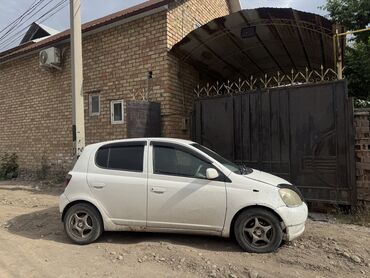 Toyota: Toyota Vitz: 2001 г., 1 л, Автомат, Бензин, Седан