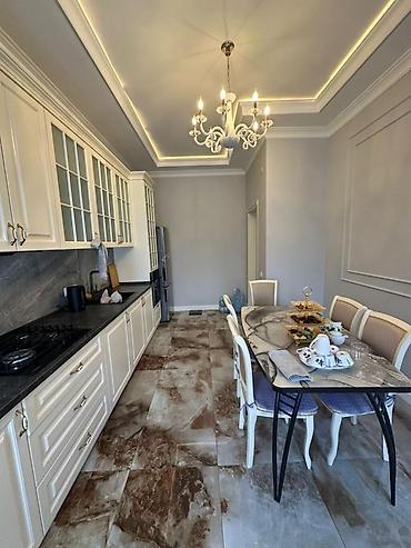 Продажа коттеджей и домов: Продается новый 2-этажный дом с отличным ремонтом 📍 Киргизия-1, ул — 4