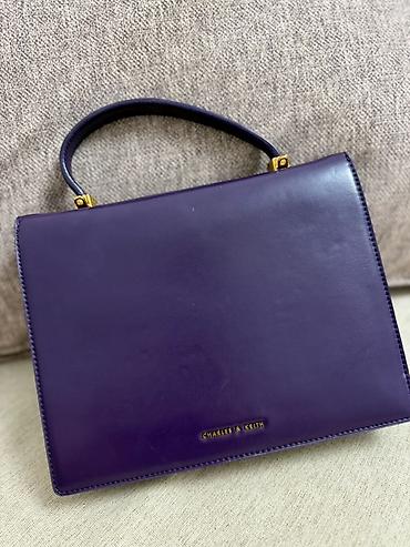 Charles & Keith çanta - Rəng: tünd bənövşəyi (mor) - Material lalafo.az -da Charles & Keith çanta - Rəng: tünd bənövşəyi (mor) - Material