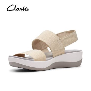 Босоножки, сандалии, шлепанцы: Clarks Купил за 32ОО в @topoutlet для мамы Не подошел размер Надели 1