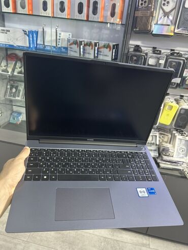 Kompüter və noutbuk aksesuarları: Intel Core i5, 8 GB, 15.6 "