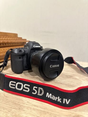 canon 5d mark 3: Canon 5D mark iv ideal vəziyyətdə satıram. Prabeg:40 k Üzərində: Lens