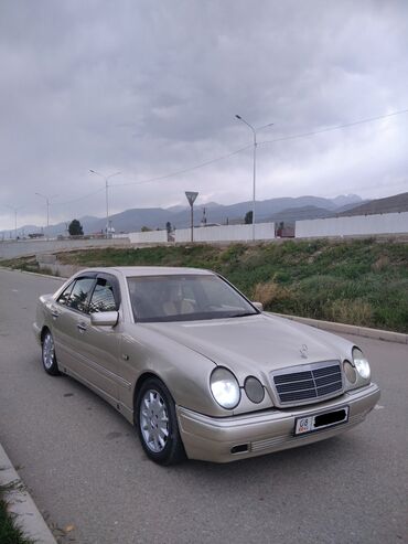 чехлы для автомашины: Mercedes-Benz E 320: 1997 г., 3.2 л, Автомат, Бензин, Седан