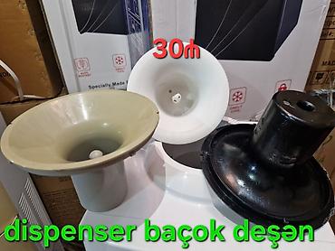 su qantel: Mərkəzdə iynə/ucu olan mexanizm - Dispenser su qabın qapağını deşir — 1