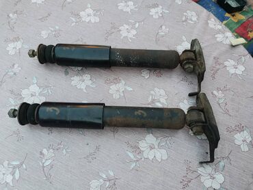 Auto delovi: Prednji amortizer Lada 7 Riva br.3. Polovno, kao novo. Malo bilo na — 6