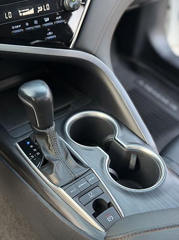 Toyota: Toyota Camry: 2022 г., 2.5 л, Автомат, Бензин, Седан — 17