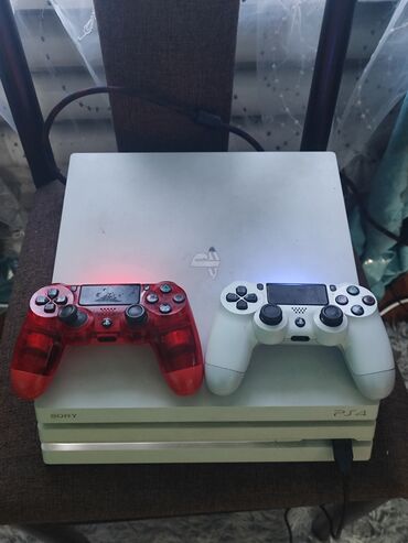 модем для пк: PlayStation 4 Pro (белая) + 2 геймпада DualShock 4 и набор игр на