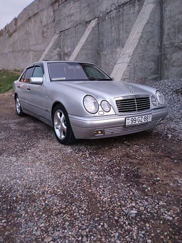 Mercedes-Benz: Mercedes-Benz E-Class: 2 l | 1998 il Sedan — 1