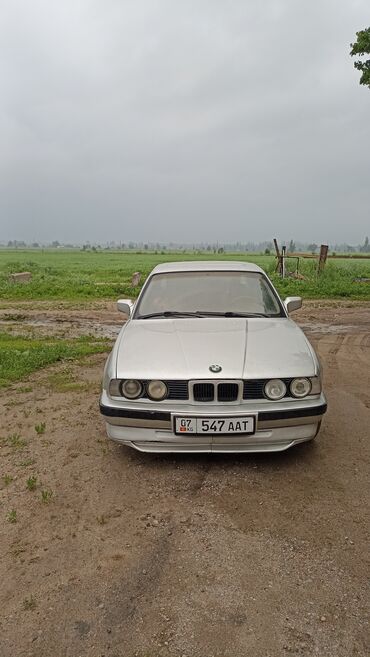 авто солярис: BMW 520: 1990 г., 2 л, Механика, Бензин, Седан