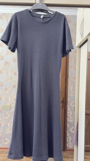 Paltolar: Əşyaların hər biri yeni kimidirdonlar cəmi bir defe geyinilib,Qiymet — 9