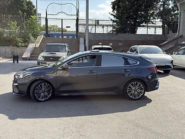 210 купе: Kia Cerato: 2019 г., 1.6 л, Вариатор, Бензин, Лифтбек — 4