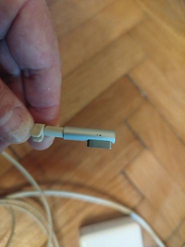 raca kamere: Apple punjac.
Adapter za laptopIspravan — 6