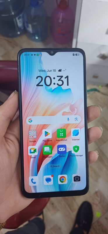 сотовый кнопочный телефон fly ff 281: Oppo A18, 128 GB, rəng - Qara