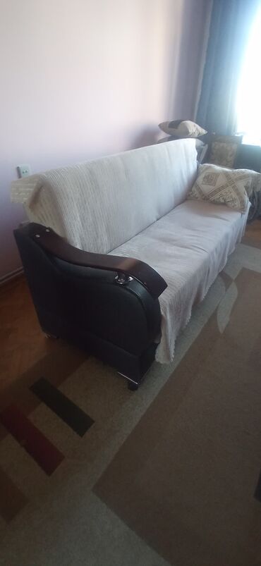 Digər mebel: Açılan divan, yaxşı vəziyyətdədir. 2 yastığı var lalafo.az -da Digər mebel: Açılan divan, yaxşı vəziyyətdədir. 2 yastığı var