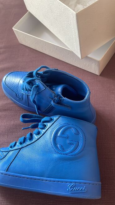 Кроссовки и спортивная обувь: Размер: 33, цвет - Синий, Б/у