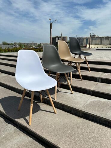 Табуретки: Стул пластиковый — 4