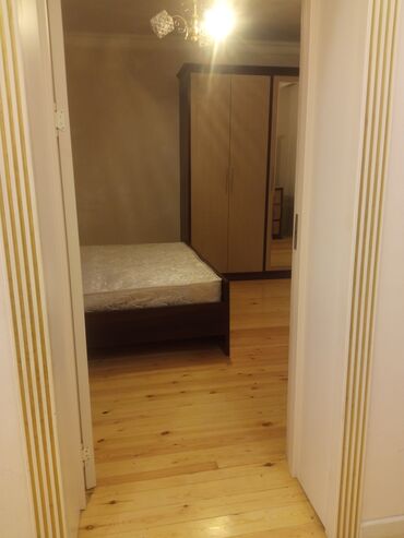 Uzunmüddətli kirayə mənzillər: İcarəyə/verilir: 2-i mərtəbəli həyət evinin 1-ci mərtəbəsi Tam — 6