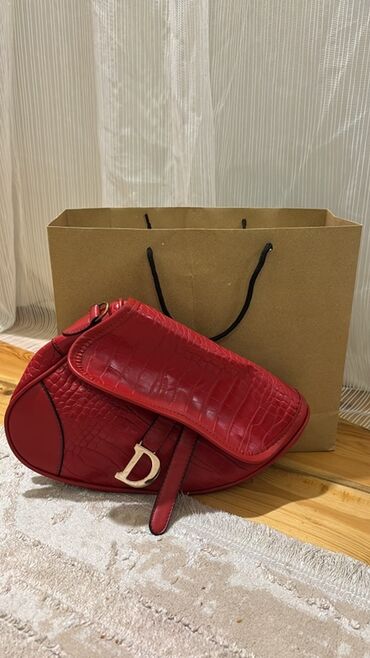 Vauxhall: Əl çantası, Dior