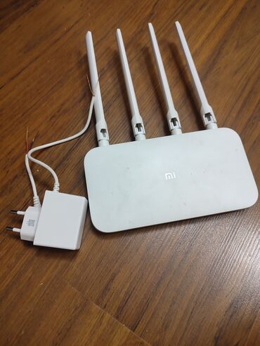 роу: Продаю роутер mi router 4c. кабель разрезан так как удлинял