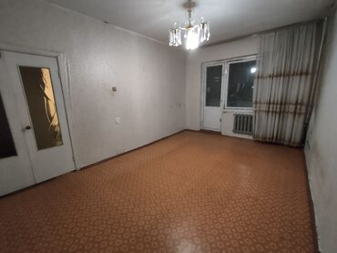 продаю квартиру токмок: 1 комната, 33 м², 105 серия, 4 этаж, Старый ремонт