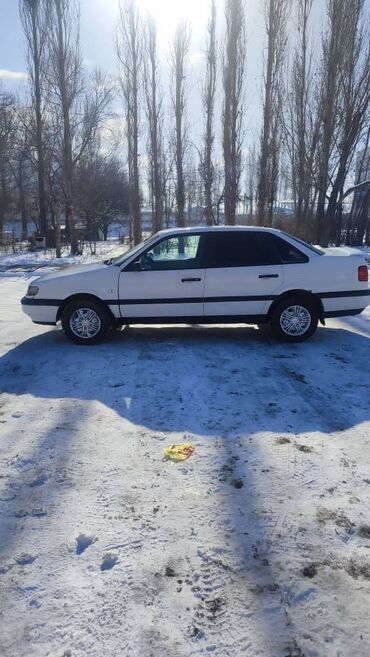 Volkswagen: Volkswagen Passat: 1994 г., 1.8 л, Механика, Бензин, Седан