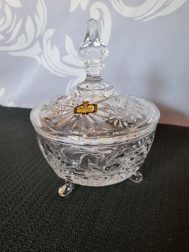Kuhinjski setovi: Kristalna nova bombonijera Zajecar 70te. Bombonijera,kristal sa 3 — 6