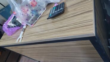 Кронштейны, стойки: Продается торговое оборудование для магазина одежды. Рассчитан до — 10