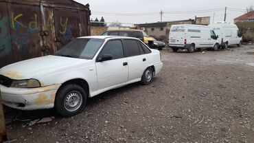 Daewoo: Daewoo Nexia: 1.3 l | 1996 il Sedan