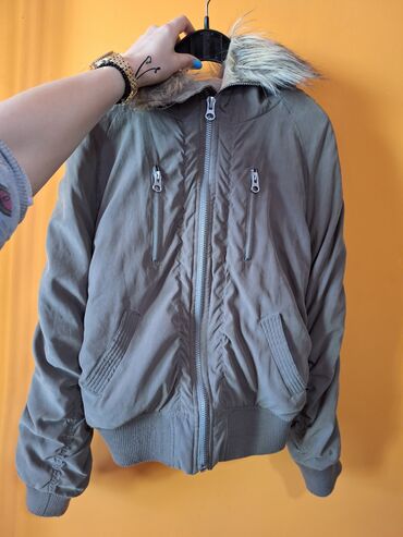 zimska jakna s: M (EU 38), L (EU 40), Jednobojni, Sa postavom