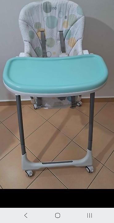 Multifunkcionalna hranilica za bebe i decu - 2u1 stolica sa velikom