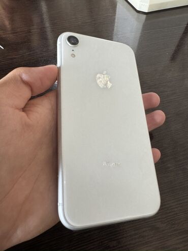 Apple iPhone: IPhone Xr, Б/у, 128 ГБ, Белый, Кабель, 78 %