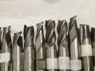 Ostali uređaji: Glodalo 9mm, 9,5mm, 9,6mm, 9,8mm Cena je po komadu Neka glodala su — 8