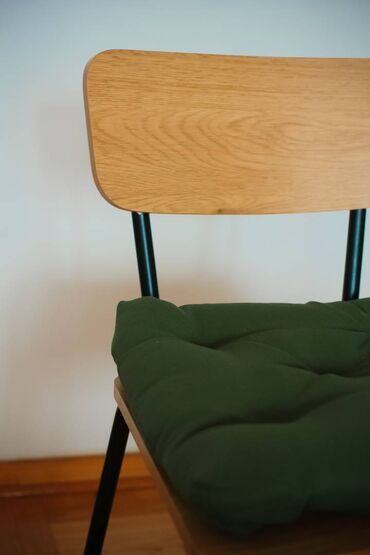 Stolovi: Cena seta: 9.995 RSD (moguća kupovina i odvojeno) Topao, skandinavski — 7