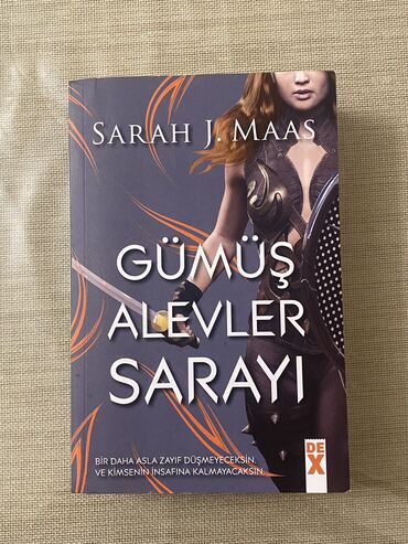 Школьные учебники: Sarah J. Maas, Jennifer L.Armentrout fantastik kitabları ikinci əl
