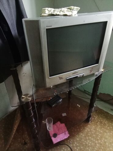 белый телевизор: Тель с поставкой 2000