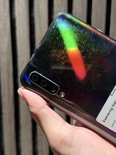 телефоны самсунк: Samsung Galaxy A50, Б/у, 64 ГБ, цвет - Черный, 2 SIM — 3