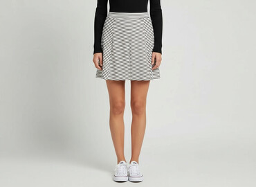 spódnice rozkloszowane dla puszystych: Bershka, Women`s skirt, size M