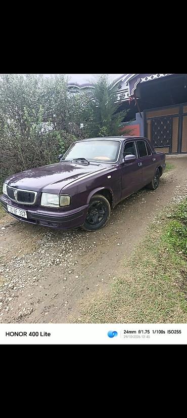 avtomobil ustu cadir: GAZ Volga sedan - Kuzov: bənövşəyi rəng, 4 qapı, klassik Volga — 1
