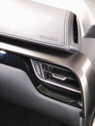 Toyota: Toyota C-HR: 2 l | 2018 il Hetçbek — 17