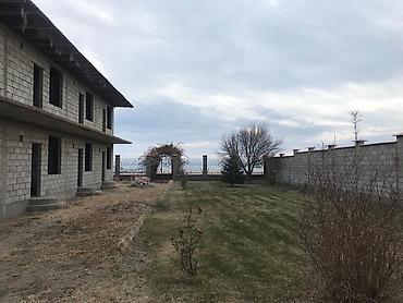 Продажа отелей и хостелов: Продаю котедж 1линия 10сот.красная книга на против аэропорта 3х — 11