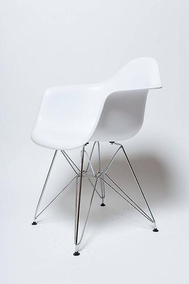 табиретка: Кресло Eames (хромированные опоры) 82х64х61 белый Грузоподъемность до — 2