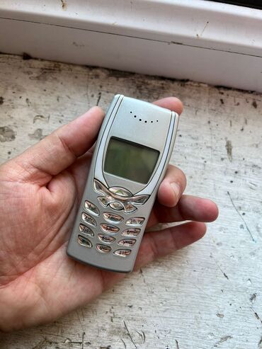 xarab telefonlar: Xarabdi zapcast kimi satiram. Nokia 8250. Neyi xarabdi neyi iwlekdi
