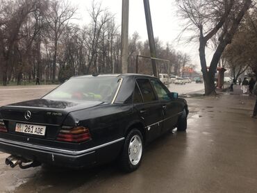 124 эшка: Mercedes-Benz 220: 1992 г., 2.9 л, Механика, Дизель, Седан
