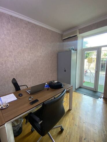 Ofislər: Obyekt İcarəyə verilir. Ofis, diş klinikası, gözəllik salonu ucun — 16