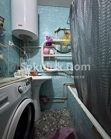 Продажа коттеджей и домов: 🟡Продаётся двухэтажный коттеджный дом 🟡Адрес: с. Сокулук, район — 12