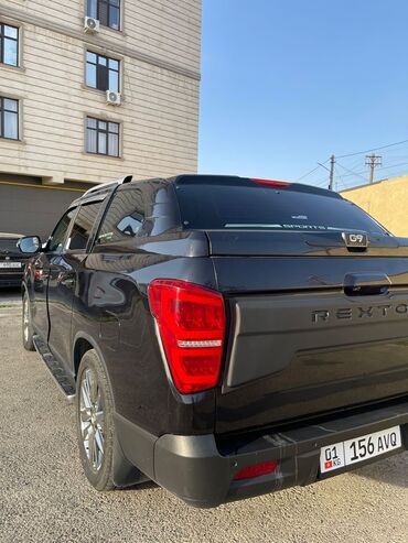 Другие автомобили: Черный (рамный) внедорожник Rexton 2019г. 2.2 турбо дизель. Камеры — 12