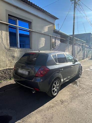 Kia: Kia Ceed: 1.4 l | 2009 il Hetçbek — 4